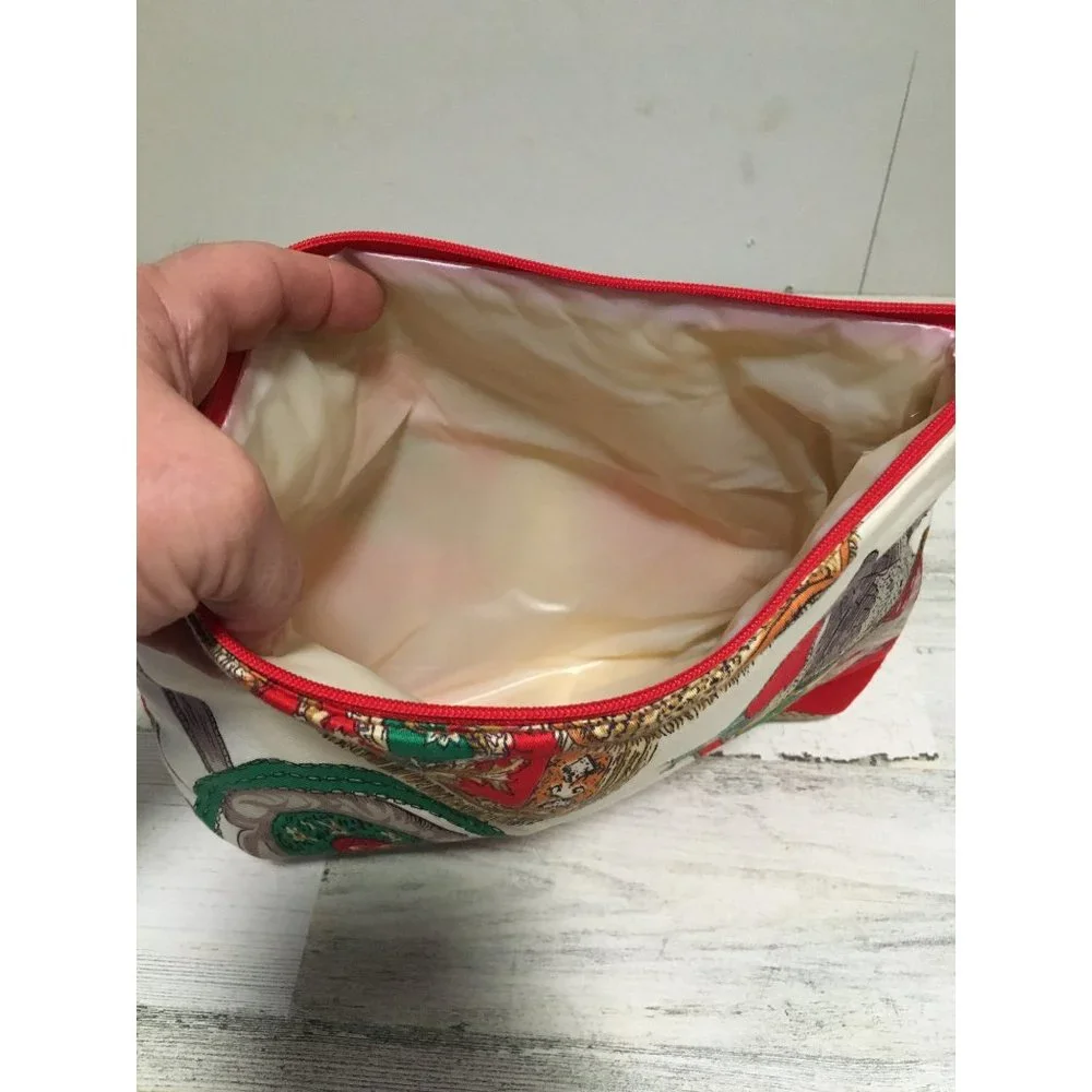 Cosmetic accessories bags set of three red white green plastic type interior zip